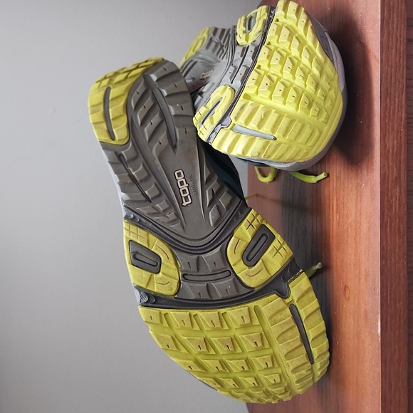 Topo Athletic Tennis Shoe - Picture 6 of 8